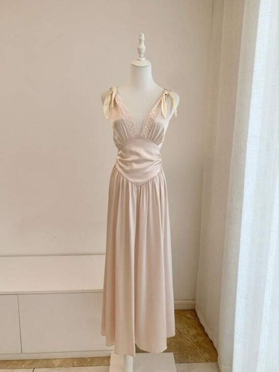 Helsa The Silk Celeste Dress - Picture 8 of 16